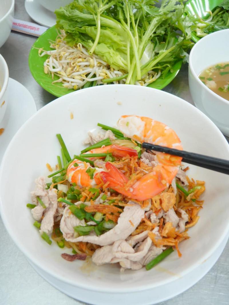 Hủ Tiếu Gà Cá Hà Ký