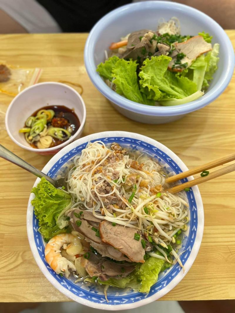 Hủ Tiếu Sườn Sụn Liên