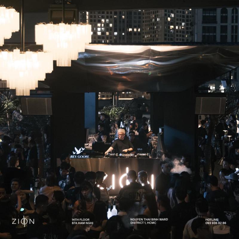 Zion Sky Lounge & Dining - Sky bar “HOT” nhất Sài Gòn