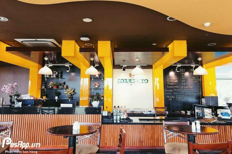 RMIT Đại Học xa hoa cùng khu ăn uống sang chảnh