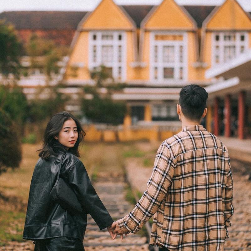 Mình không muốn lộ mặt thì mình giấu đi thôi... kiểu chụp này cũng rất ấn tượng phải không?