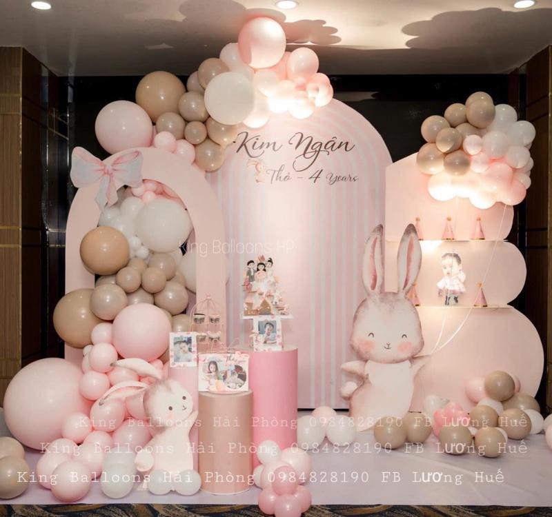 Đến với King Balloons khách hàng sẽ được tư vấn dịch vụ phù hợp nhất với nhu cầu sử dụng