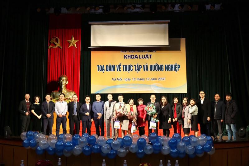 Đội ngũ giảng viên của ngành Luật Kinh tế
