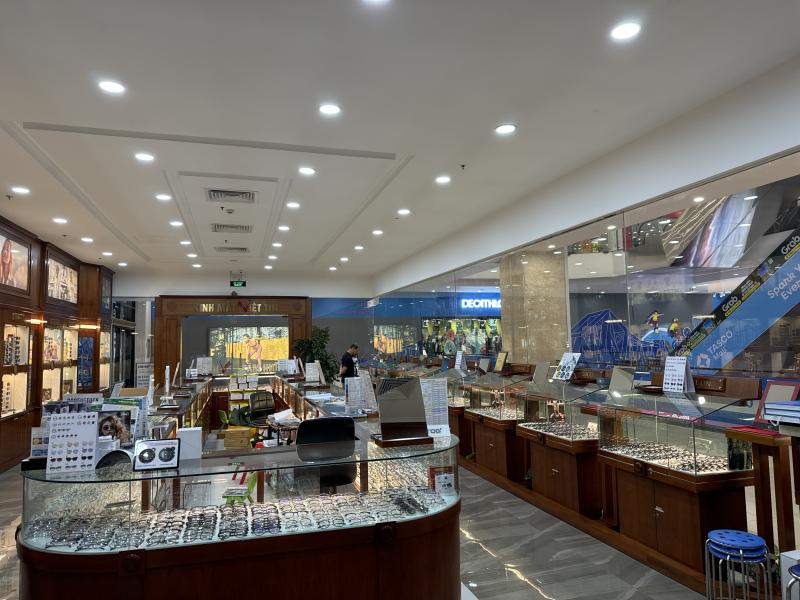 Kính mắt Việt Tín