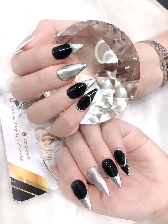 K'Thuỳ Nail