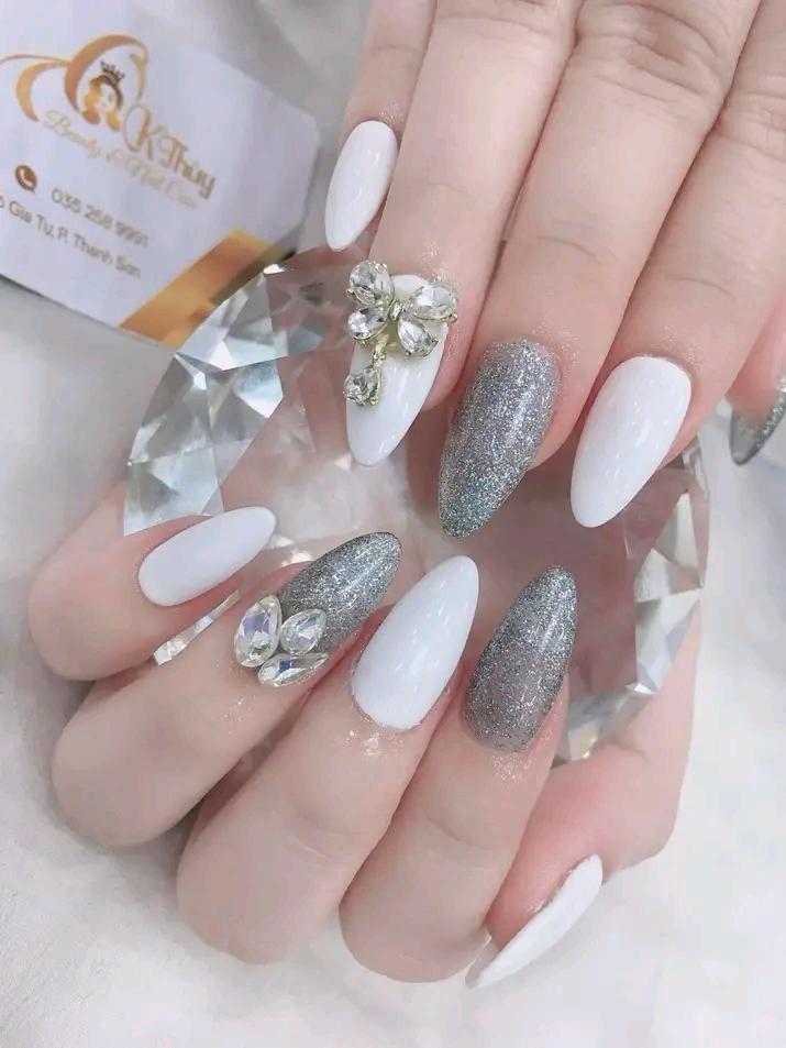 K'Thuỳ Nail