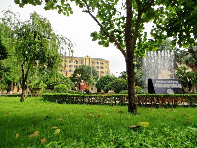 Ký túc xá là chỗ mát và đẹp nhất trường