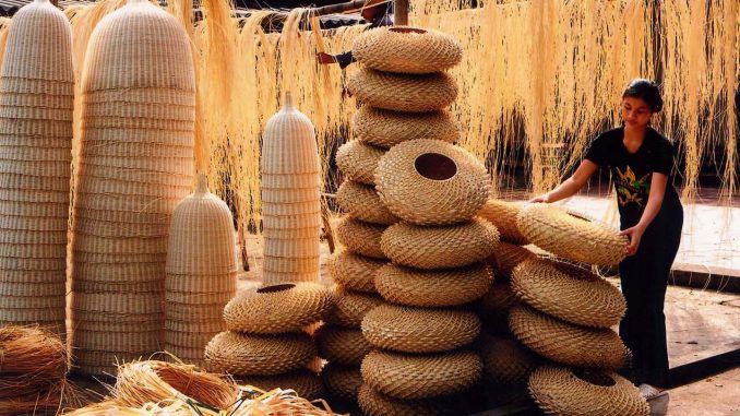 Làng nghề đan đát từ tre trúc
