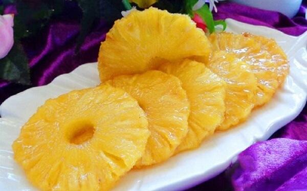 Làng nghề làm bánh mứt từ dứa