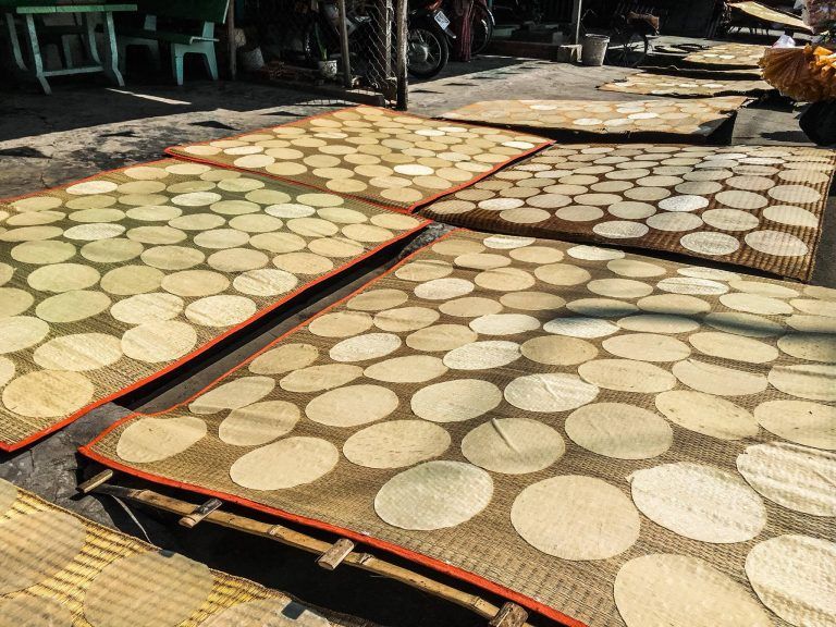 Làng nghề làm bánh phồng