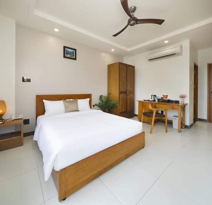 Lara Hotel