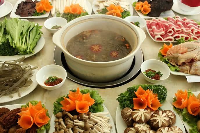 Lẩu Nấm Hoàng Thành