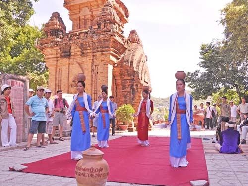 Lễ hội Tháp Bà Ponagar (Khánh Hòa)