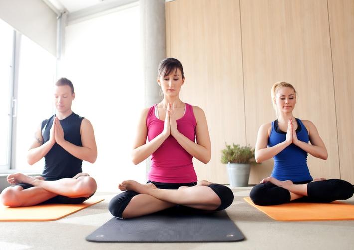 Tập yoga giúp điều hòa huyết áp