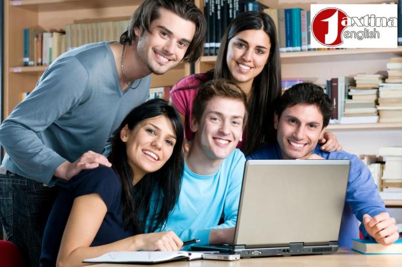 Xem phim cũng là 1 cách tốt để bạn nâng cao khả năng giao tiếp đấy!