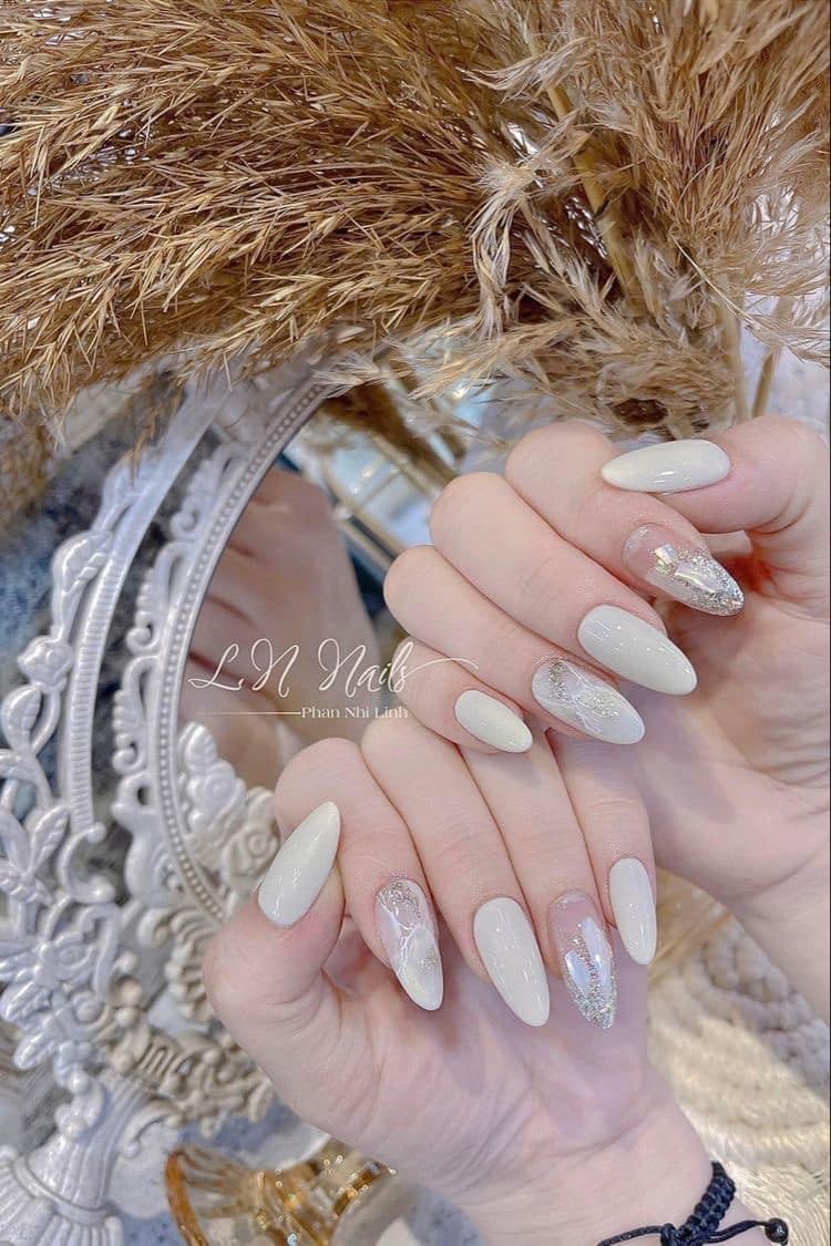 Lyna nail