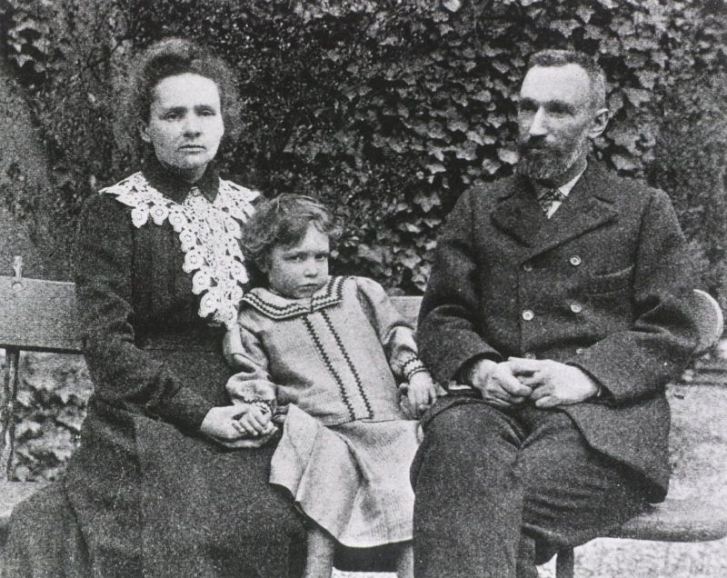 Gia đình  Marie Sklodowska - Pierre