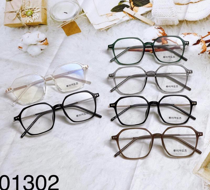 Mắt kính Việt Tiệp