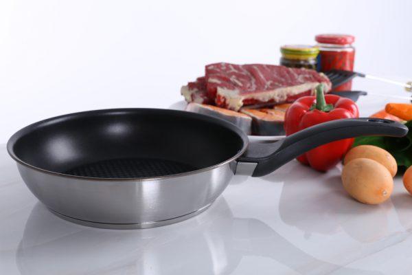 Mẹo nhỏ giúp vệ sinh chảo chống dính tốt nhất.