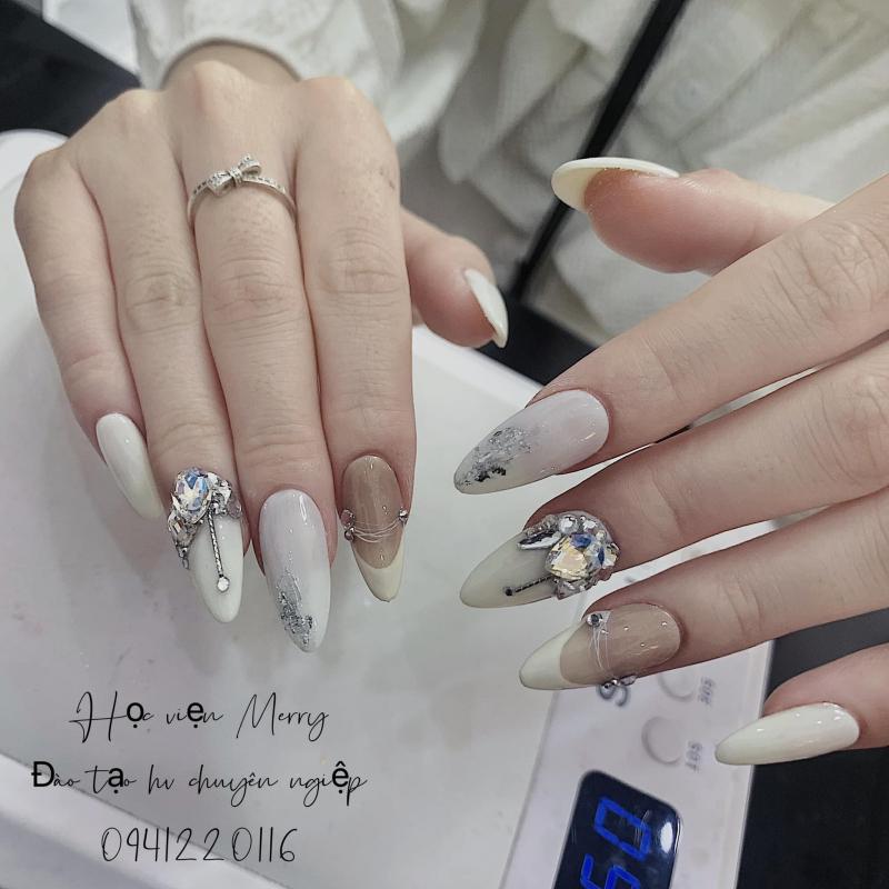 Merry Nail