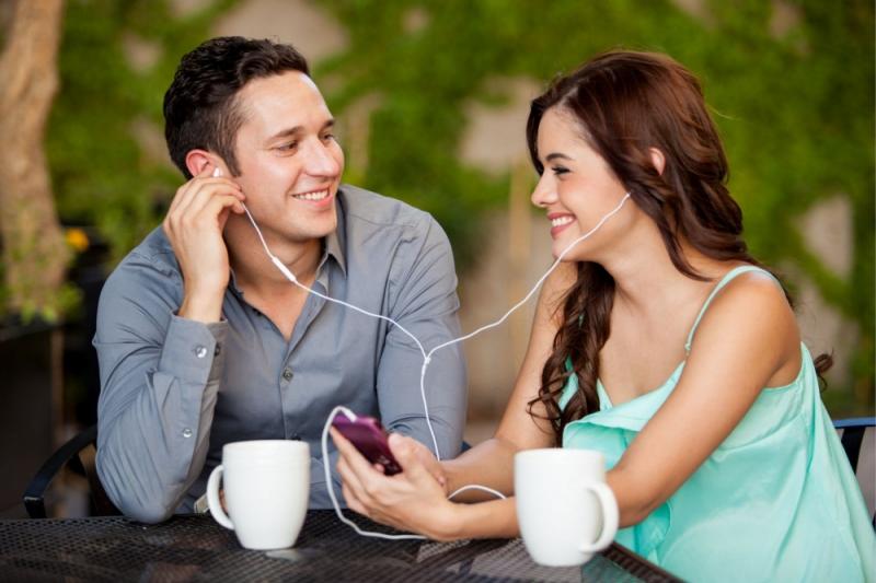 Bạn hãy học cách giao tiếp nhiều hơn để hiểu nhau hơn