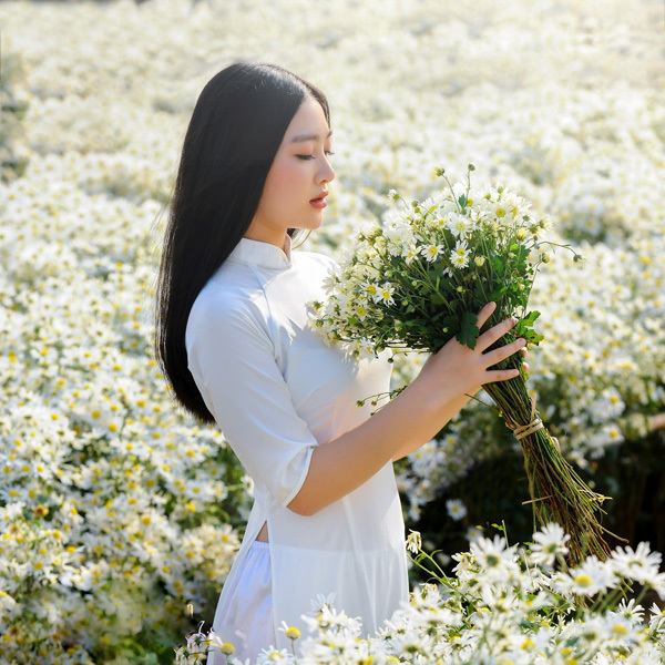 Đoạn văn (khoảng 200 chữ) trình bày suy nghĩ của em về sống chậm số 3