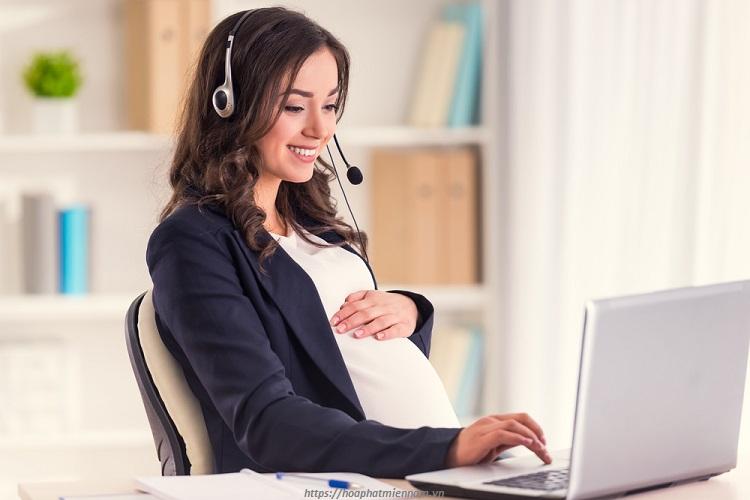 Phụ nữ bầu ngồi nhiều