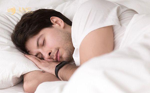 Đừng quên những cái ôm và nụ hôn
