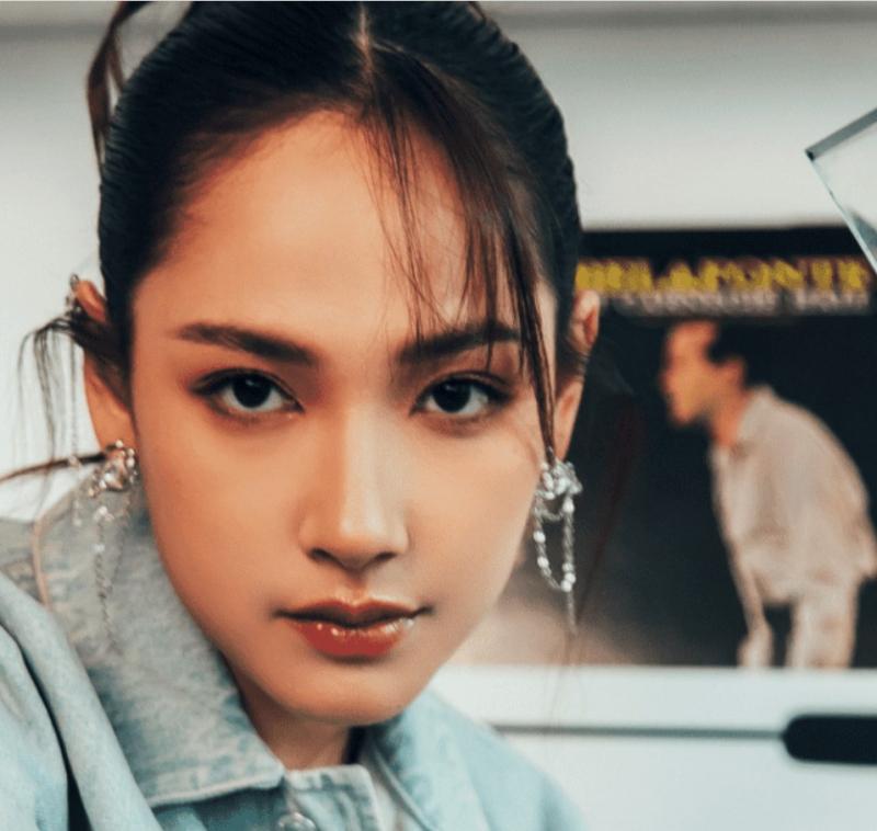 Chân dung nàng nữ chính xinh đẹp