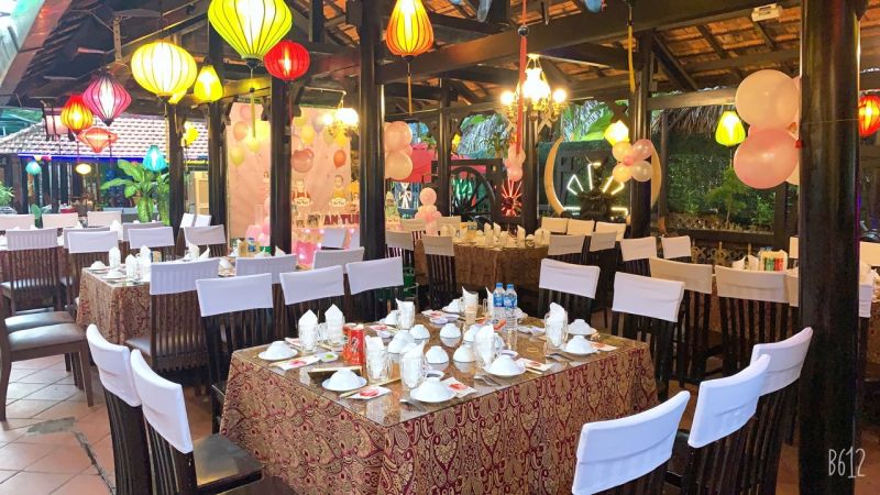 Nhà hàng Đất Sét