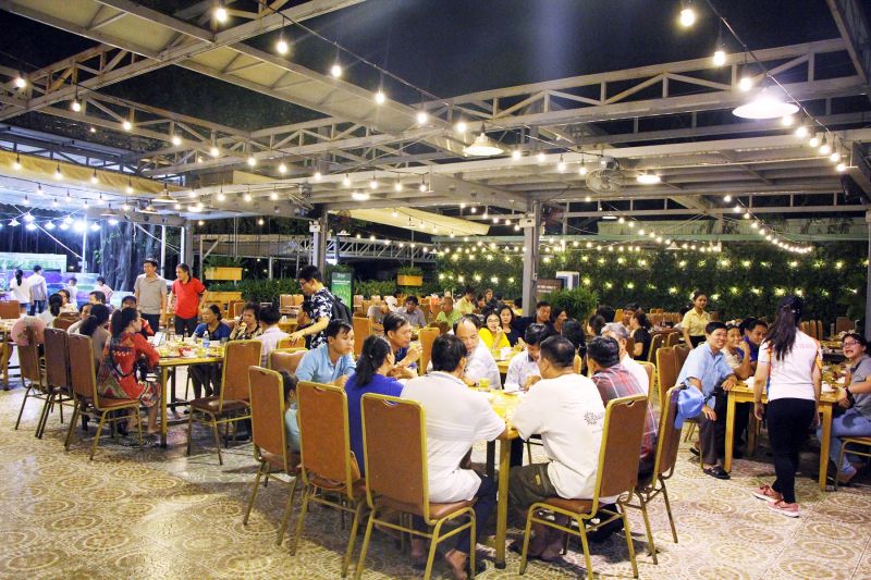 Nhà hàng Hải Sản Dìn Ký Cộng Hoà