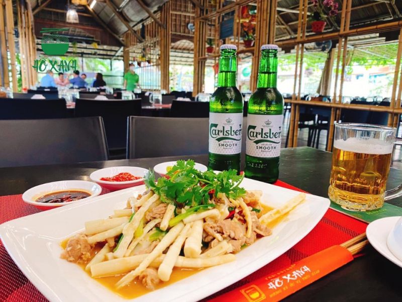 Nhà Hàng Hồ Xanh