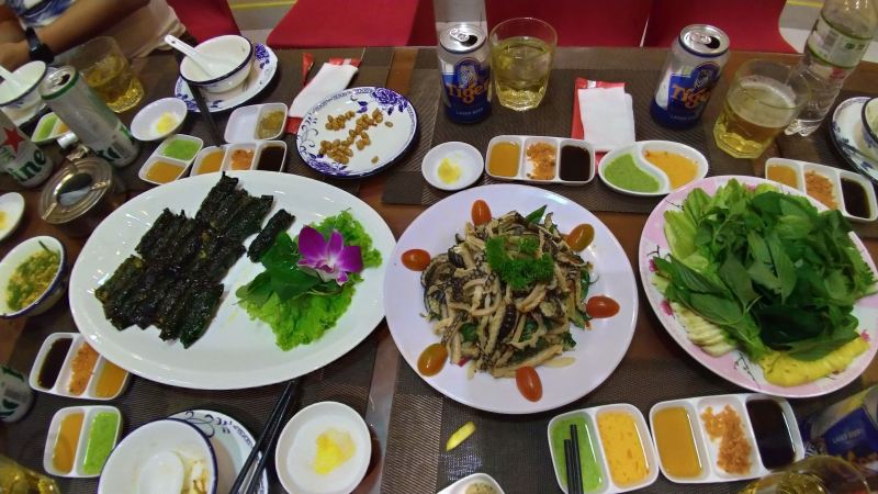 Nhà Hàng Làng Hoa
