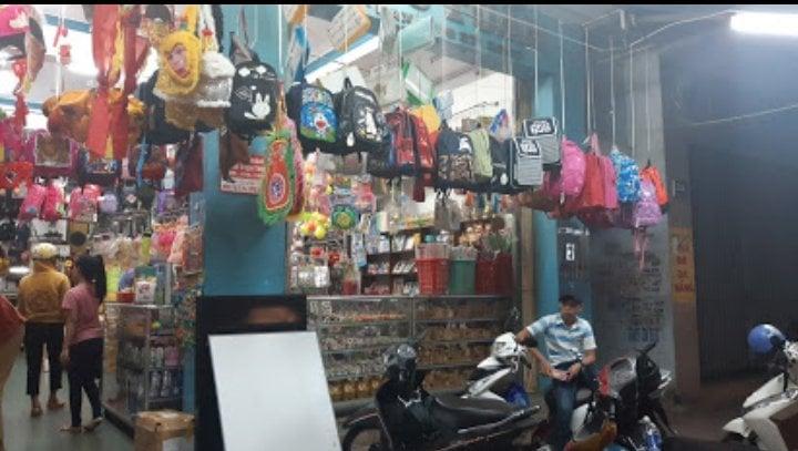 Nhà Sách Trần Quốc Tuấn