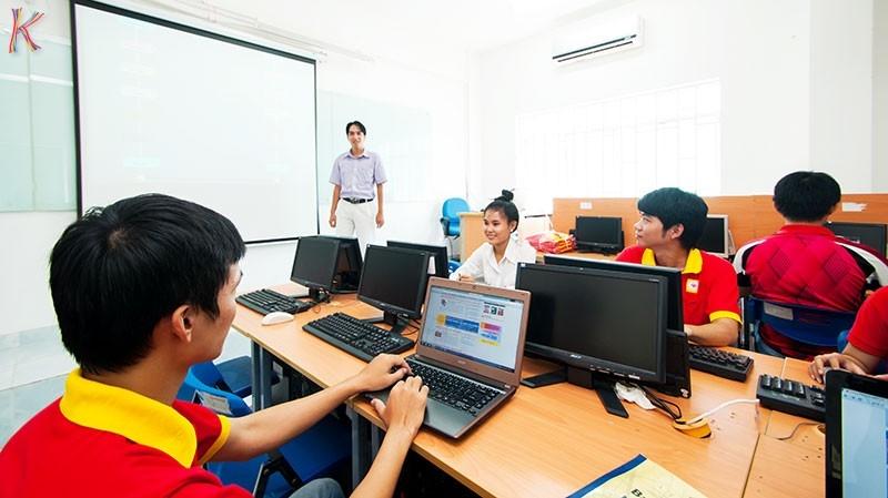 Bán hàng online là công việc tốt bạn nên nghĩ tới khi không có bằng đại học