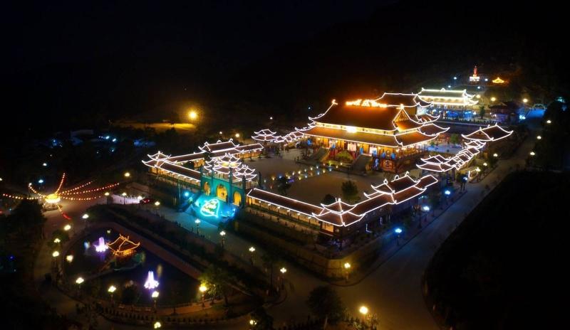 Lung linh sắc màu về đêm