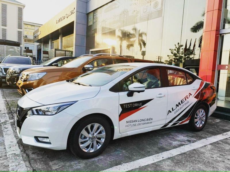 Nissan Long Biên