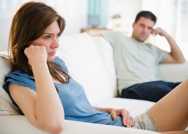 Dừng lạ ngay nếu anh ta luôn cố gắng quản lý bạn