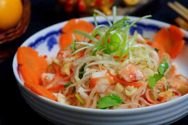 Nộm được cô Vân rất chỉnh chu.