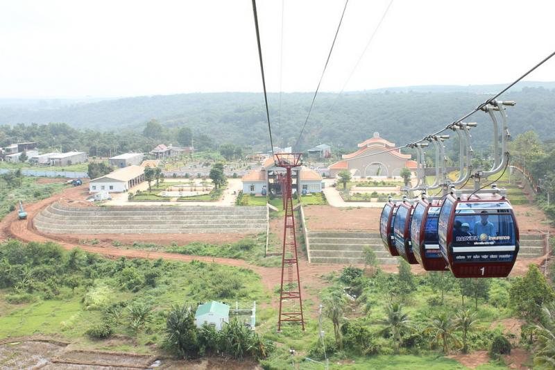 Hệ thống cáp treo lên núi Bà Rá