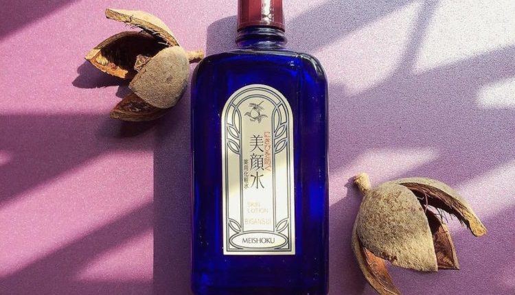 Thành phần ﻿lotion dạng nước dễ dàng thẩm thấu nhanh vào bên trong da
