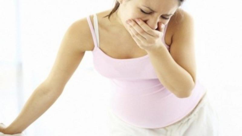 Uống một cốc sữa nóng trước khi đi ngủ để giảm ợ chua
