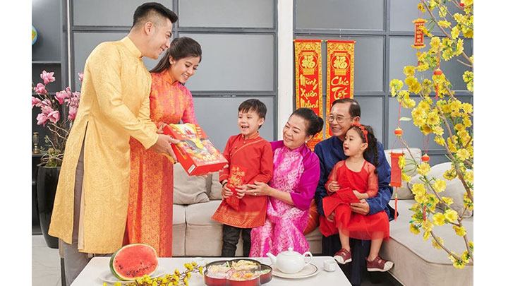 Được về với gia đình trong những ngày xuân là niềm hạnh phúc vô bờ bến với những người con xa xứ
