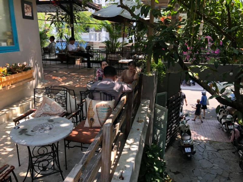 Phòng trà Ca Nhạc & Cafe Hòn Kiến