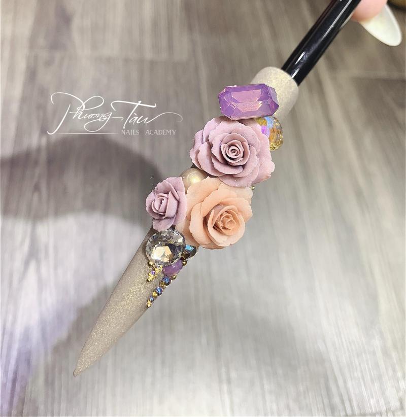 Phương Tàu Nail
