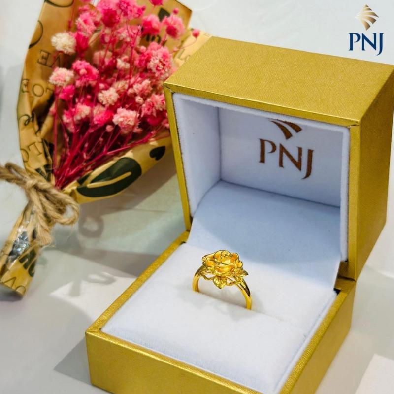 PNJ (Công ty Cổ phần Vàng Bạc Đá Quý Phú Nhuận)