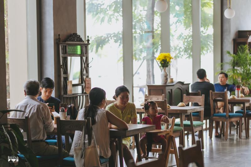 Quán Bụi - Authentic Vietnamese Cuisine