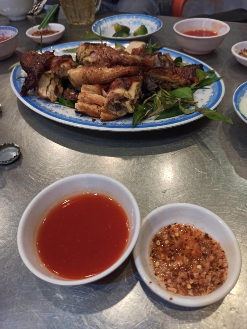 Quán Gà Nướng Lu Việt Hương