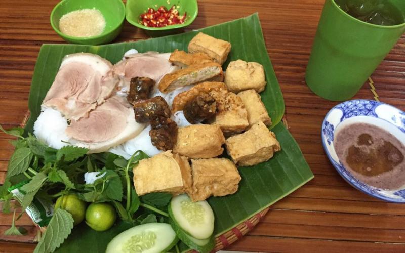 Quán Triệu Vy đã không còn xa lạ đối với những bạn yêu món bún đậu tại quận Gò Vấp