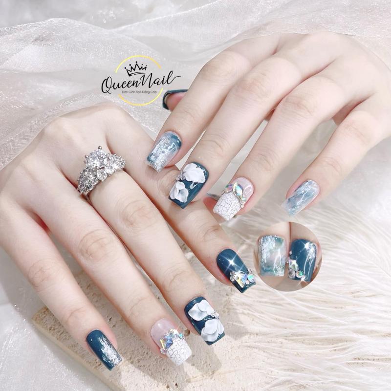 Queen Nail